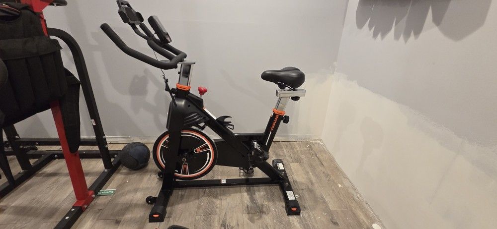 Stationary Magnetic EXERCISE BIKE- withstands Upto 350lbs