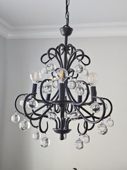 Pottery Barn Chandalier, Light Like New Condition