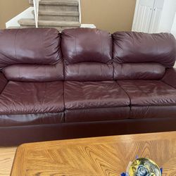 71/2’ Leather Sleeper Sofa