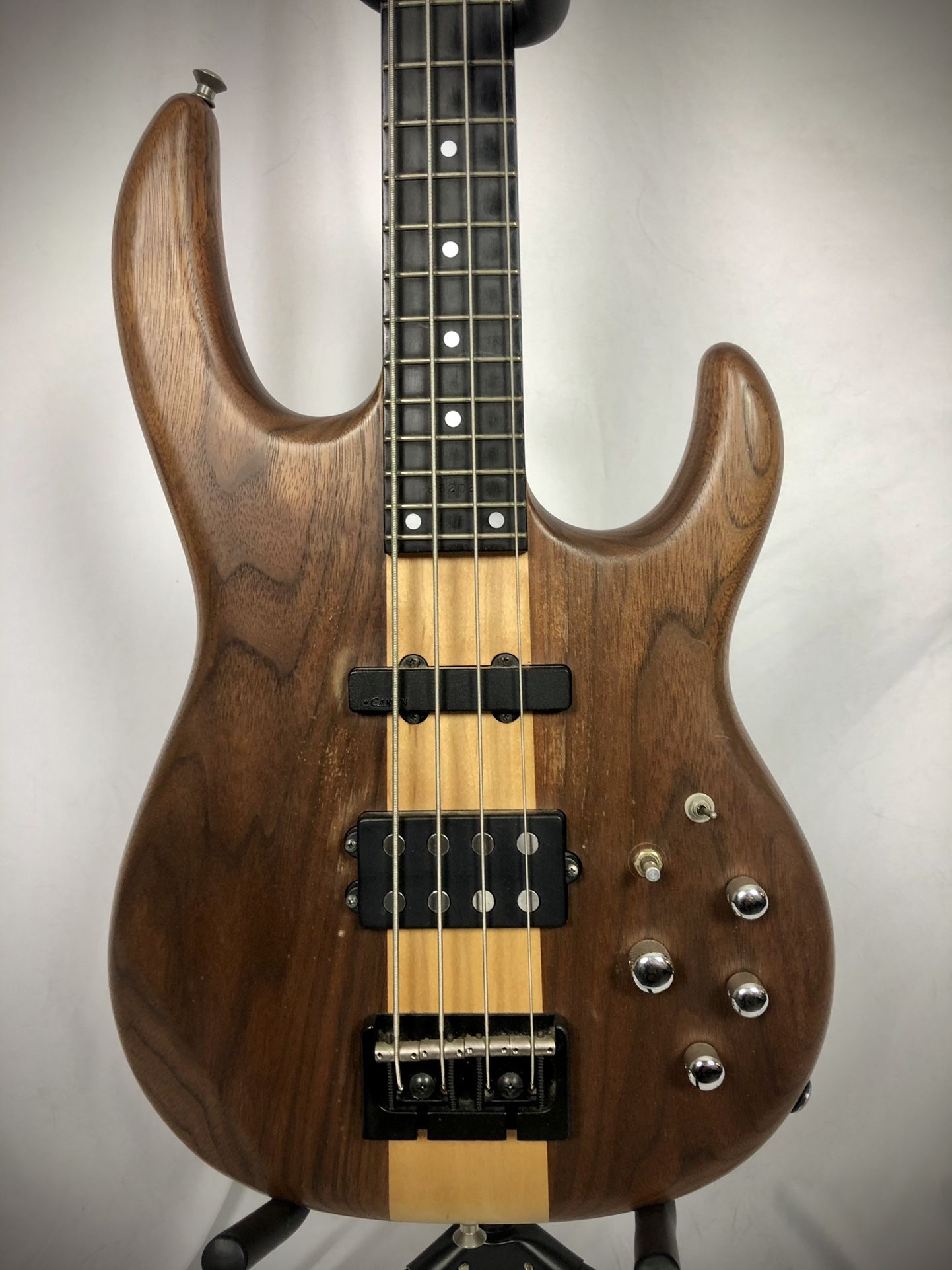 Carvin LB70 Active Bass Walnut/Maple