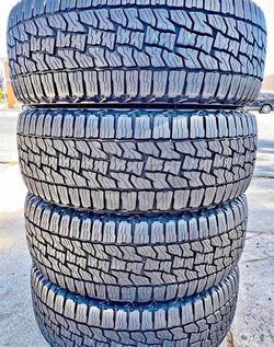 245/60/18 Falken Selling a set of 4 tires in excellent condition 🫡