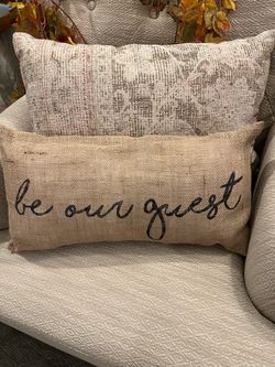 Be our guest and print pillow set