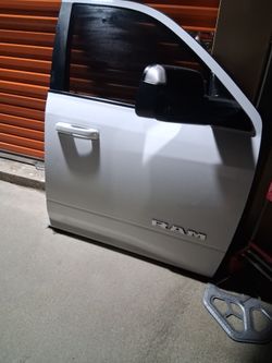 2021 ram 2500 doors