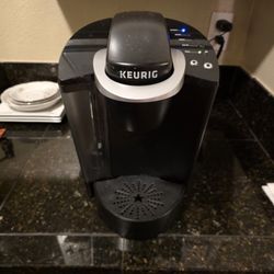 Keurig Coffee Maker
Model K40 120 V