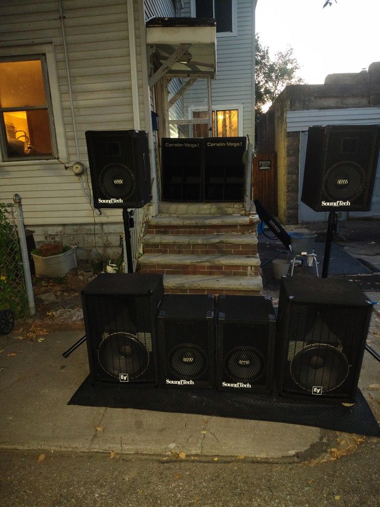 3 Difrer Size Band Or Rave Speackers 8 Tottle