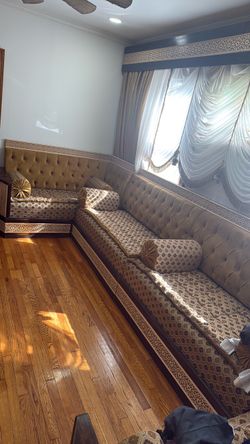 Living couch or custom Sofas