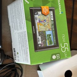 Garmin Nuvi GPS With Miracase Holder With Box And All Cables