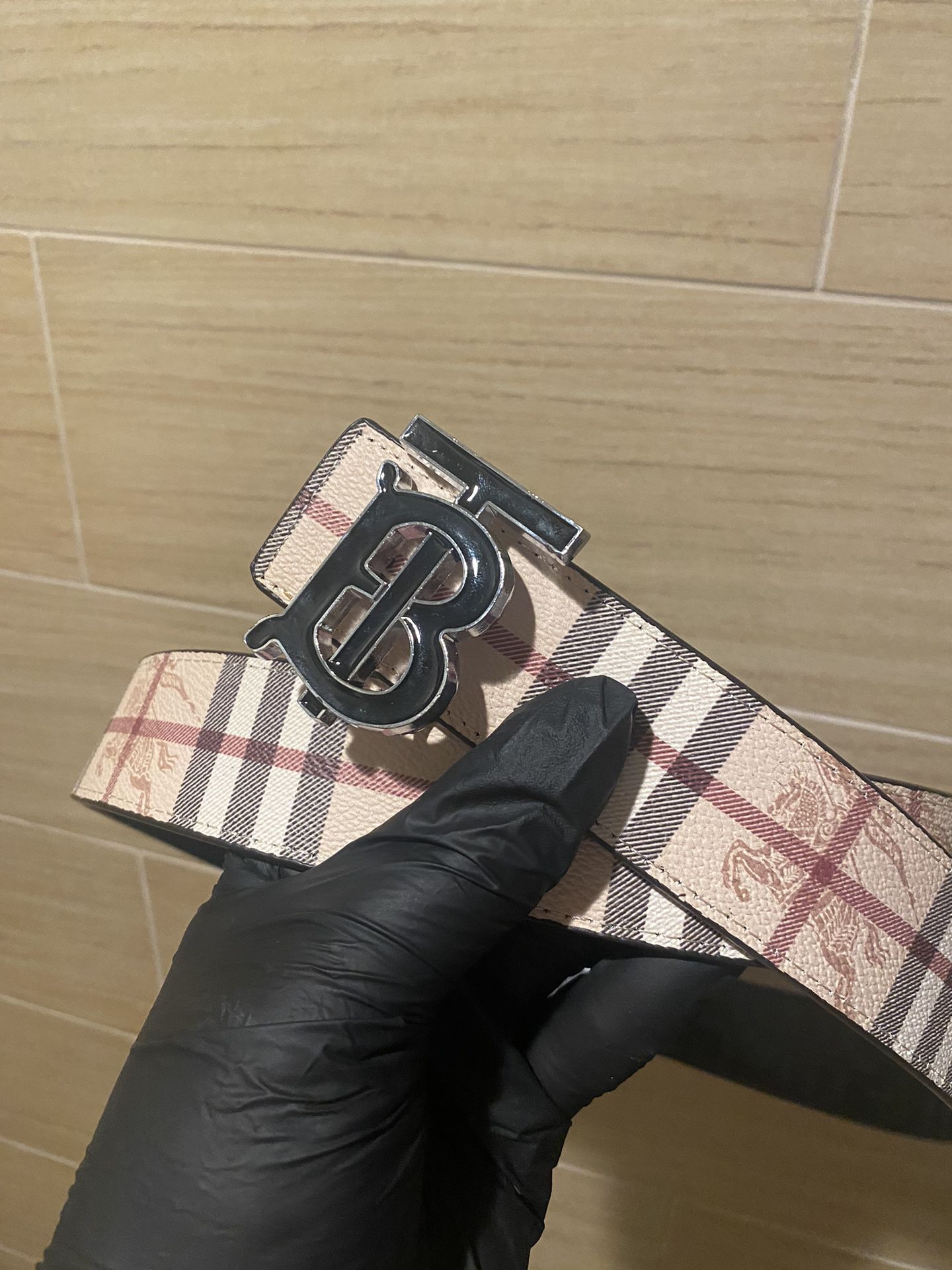1:1 burberry belt with box and bag