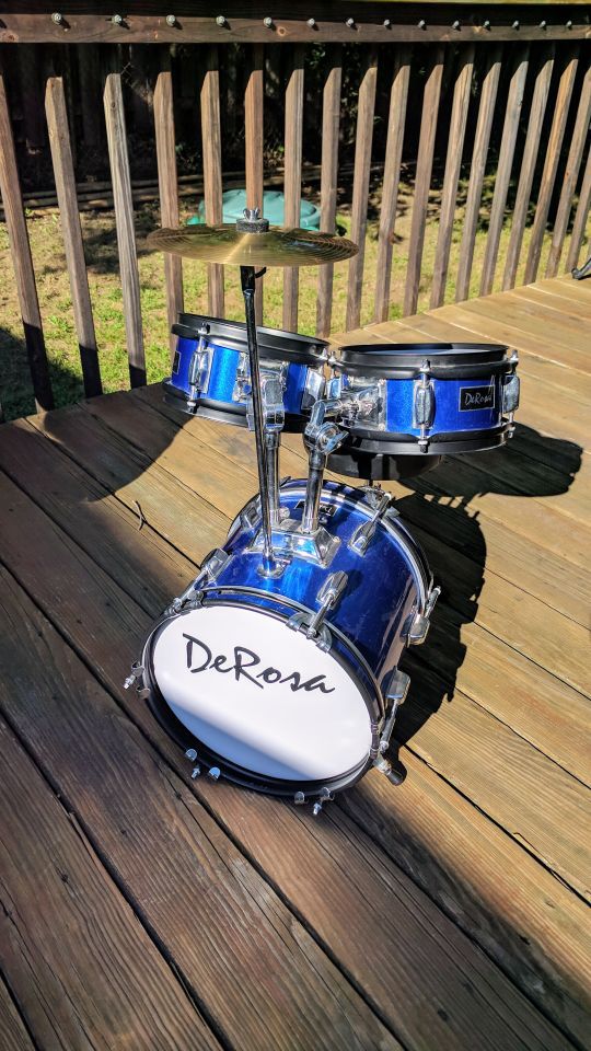 DeRosa Children Drum Set in blue