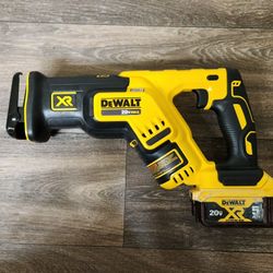 DeWALT DCS367 20V MAX XR Brushless Reciprocating Saw W/ 20v XR 5 AH Battery.  LIKE NEW!
