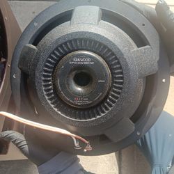 Kenwood Speaker Box With AMP 