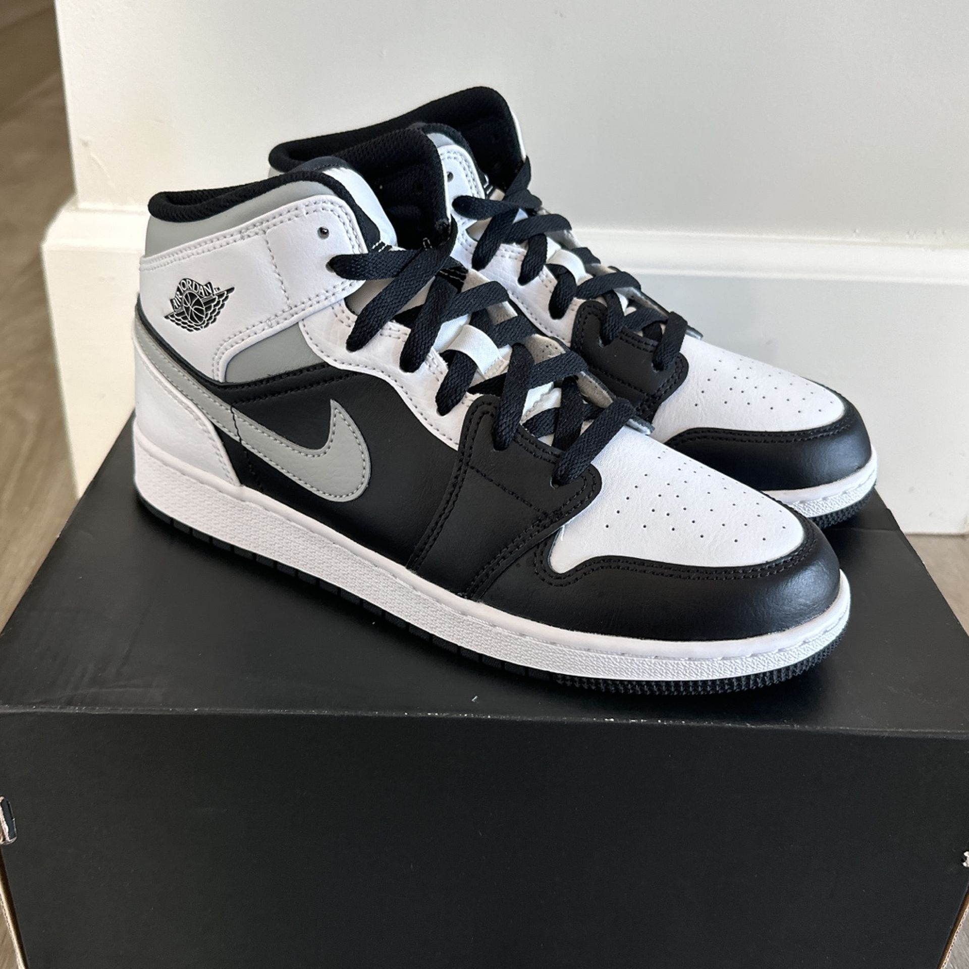 Jordan Mid White Shadow Youth Size