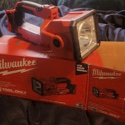 Milwaukee Flashlight 