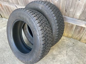 (2) Bridgestone Blizzak studless tires: 235/65R17