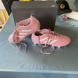 Adidas soccer cleat size 10.5 men