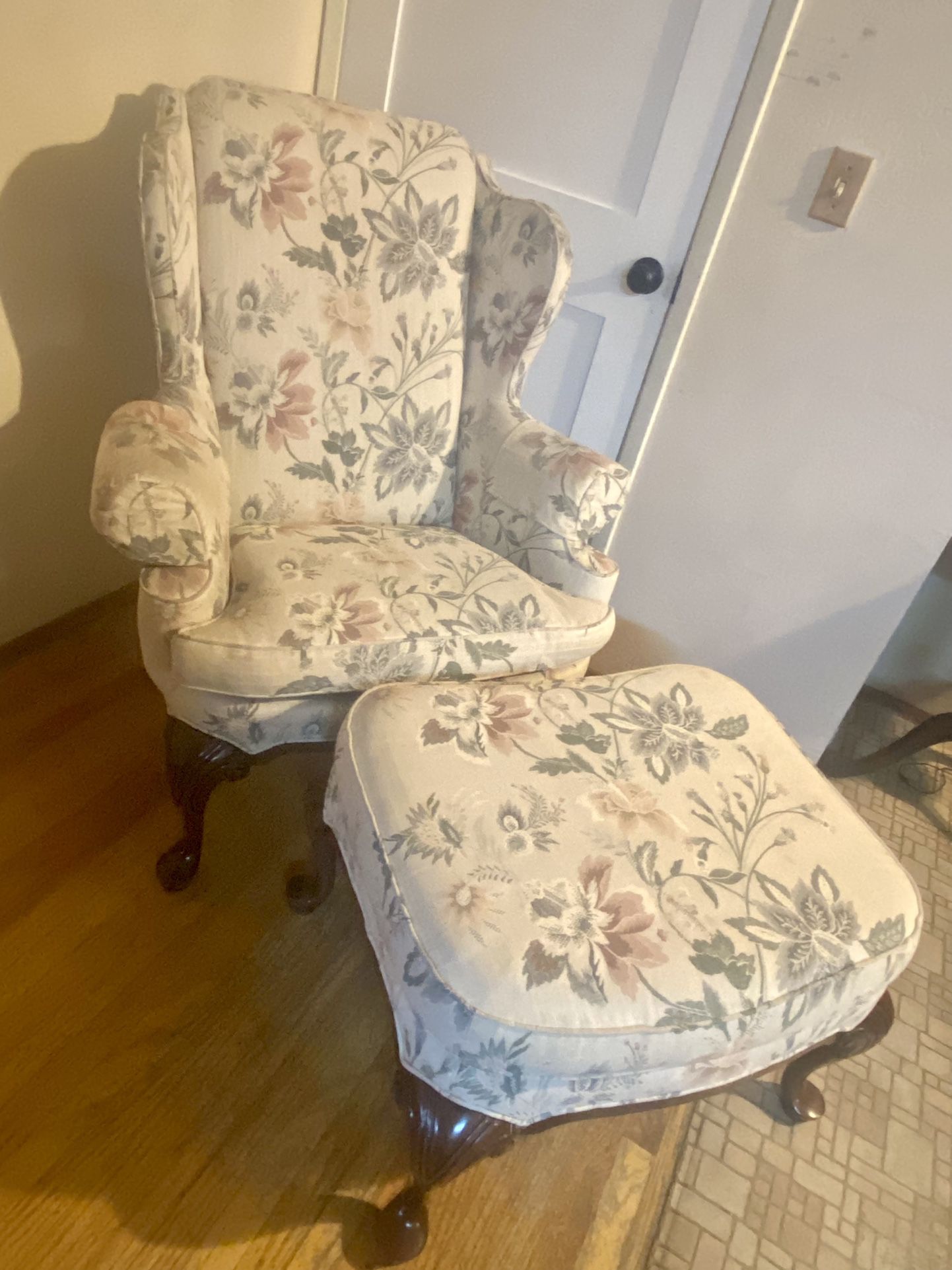 Vintage Drexel Queen Anne Wingback Chair 