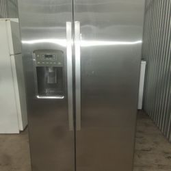 🥶$160 G.E. 2-Door Stainless Steel Refrigerator With Ice-Maker Works Great 🥶90-Day Warranty 🥶Delivery Or Pick Up Available 🥶