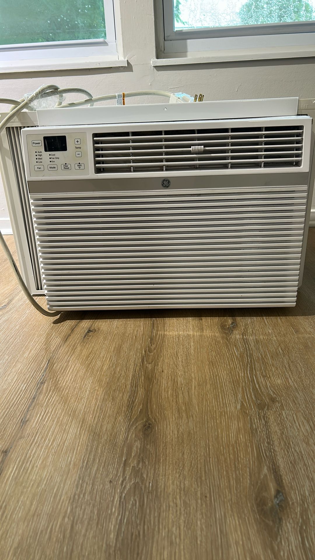 12,000 BTU Smart AC