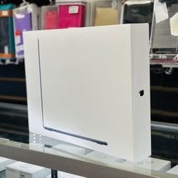 MacBook Air 15 Inch M2 Chip *Payments Available*