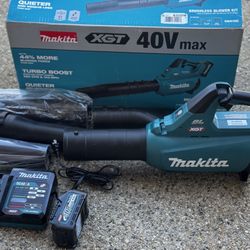 Makita XGT 40V Max Brushless Cordless Leaf Blower Kit (4.0Ah)