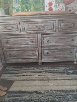 Dresser