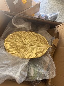 Golden leaf plate
