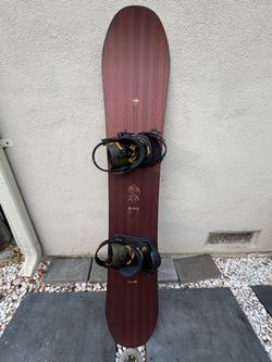 Arbor 144 cm Snowboard and Burton Bindings