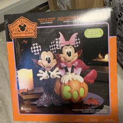 Disney Halloween Mickey And Minnie Boo Statue