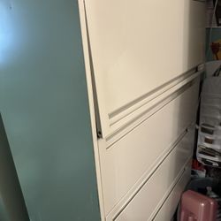 🗂️ Heavy-Duty Lateral File Cabinet