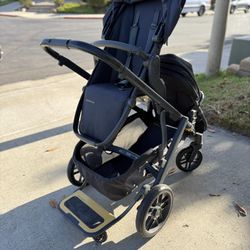 Uppababy Vista V2 With Skateboard Attachment
