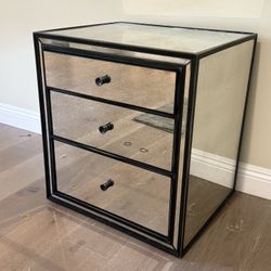 2 Modern Mirror Night Stands