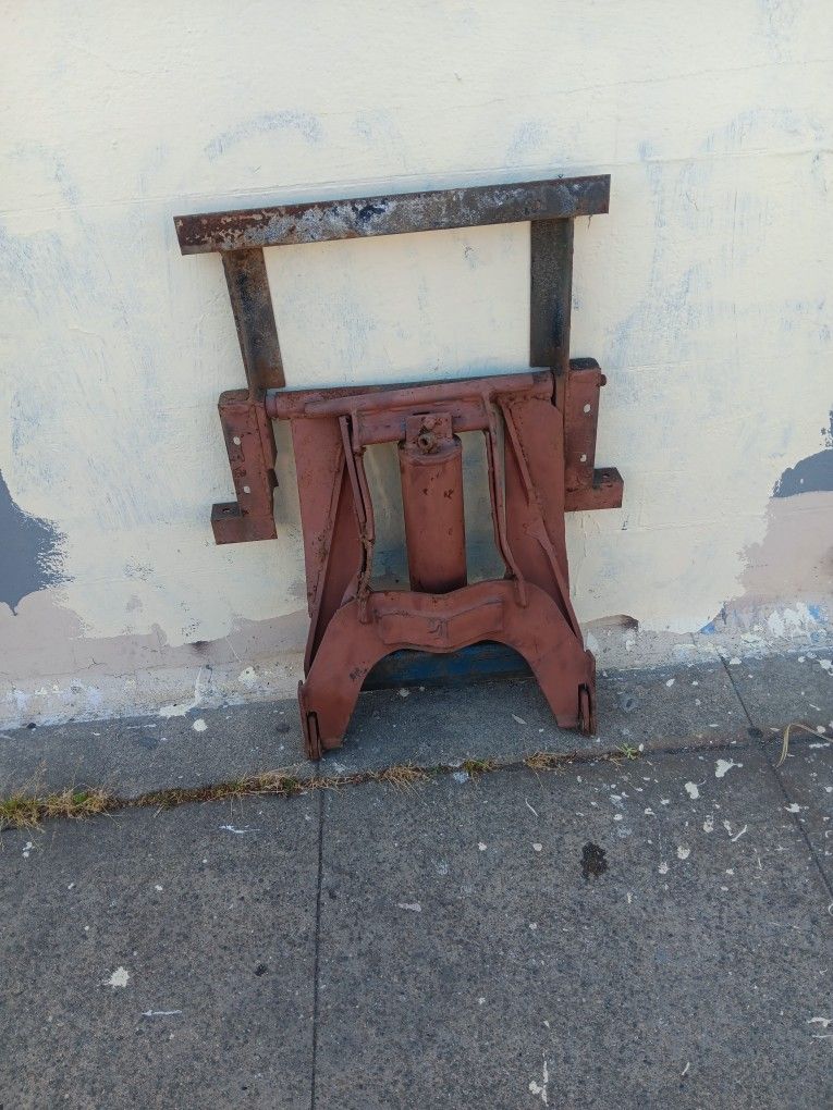 Dump bed kit. This is a hydraulic dump.Bed comes with the pump