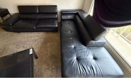 Free Sectional / Couch. Pick up only.