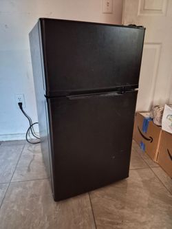 Mini Fridge with Top  Freezer