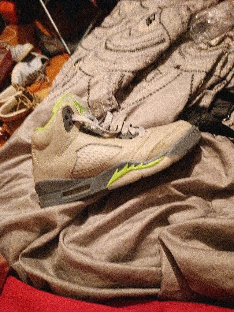 Jordan Retro 5 Green Bean