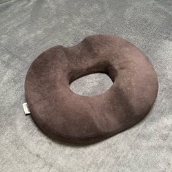 Donut Pillow Seat Cushion (tailbone spine hemorrhoid relief)
