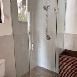 Glass Shower In All The Measures