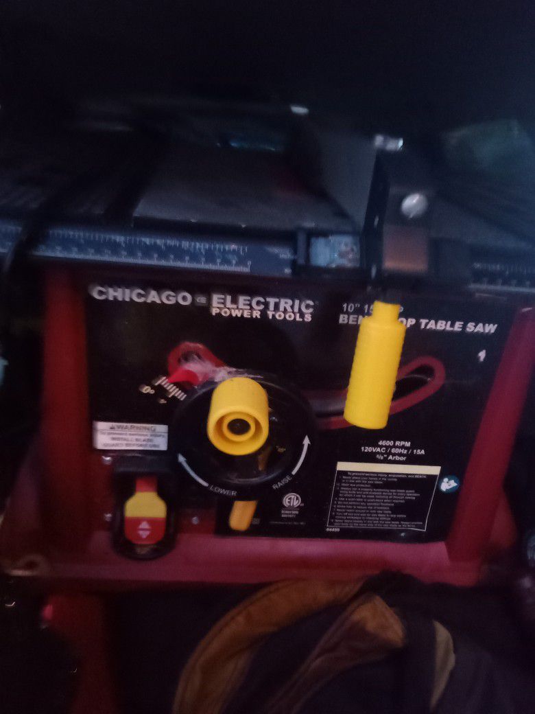 Chicago Electric Table Saw Only Used 2times Like New With The Instructions 