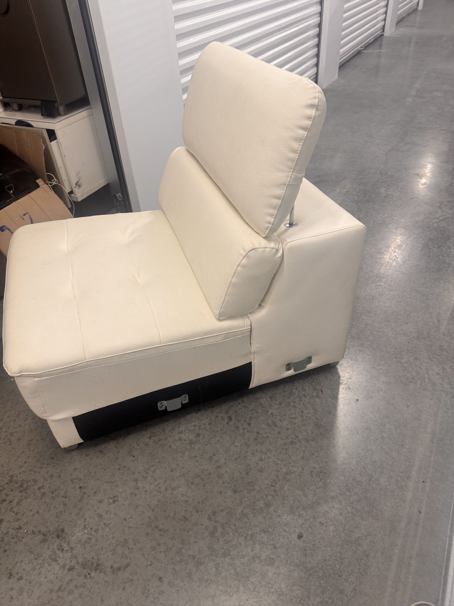 Modern White Leather Chair/Sofa