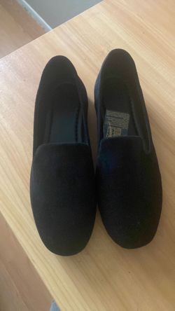 Black woman’s slip on dress shoes