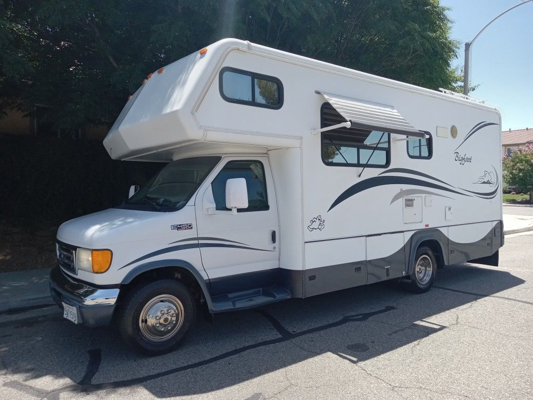 2004 Bigfoot 24ft Class C