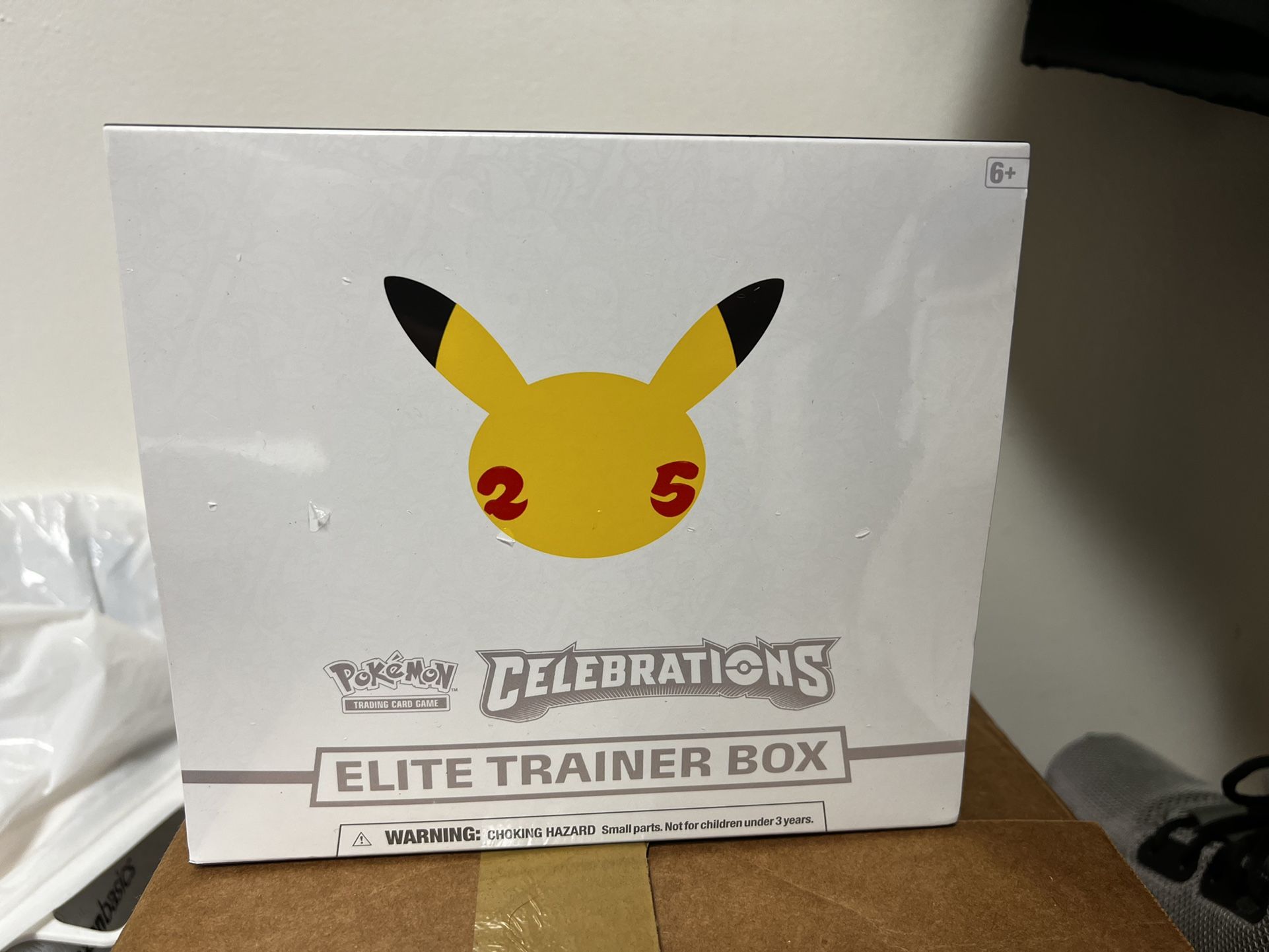 Pokemon Celebrations 25th Anniversary Elite Trainer Box Pokémon New Sealed ETB