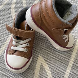 4 Pair Of Size 6 Toddler Boy Shoes 