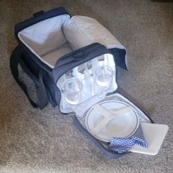 Picnic Basket and Cooler Equipped for 2 - Holmdel NJ