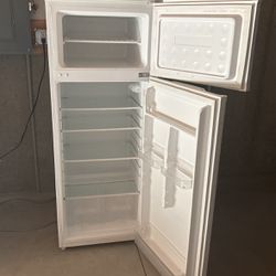 7.3 cu fridge