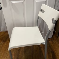 2 Diffrent Type Of  Chairs. Clear Chair Has Some Scratches. 