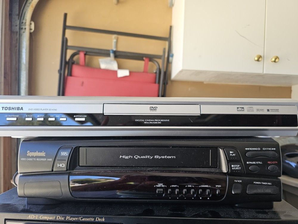 VCR DVD CD PLAYER AND WOOFER