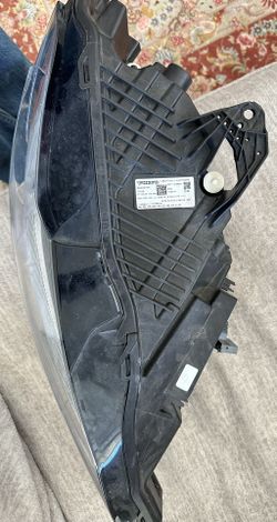 2023 Volvo XC60 Headlight Cracked Lens 