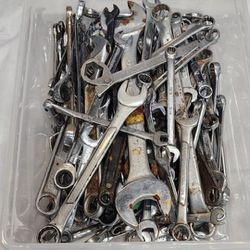 TOOL LOT WRENCH LOT/ 100 PLUS  WRENCHES