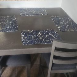 Dinning Table with 4 chairs 